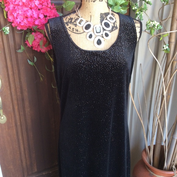 Long black formal - Picture 2 of 7